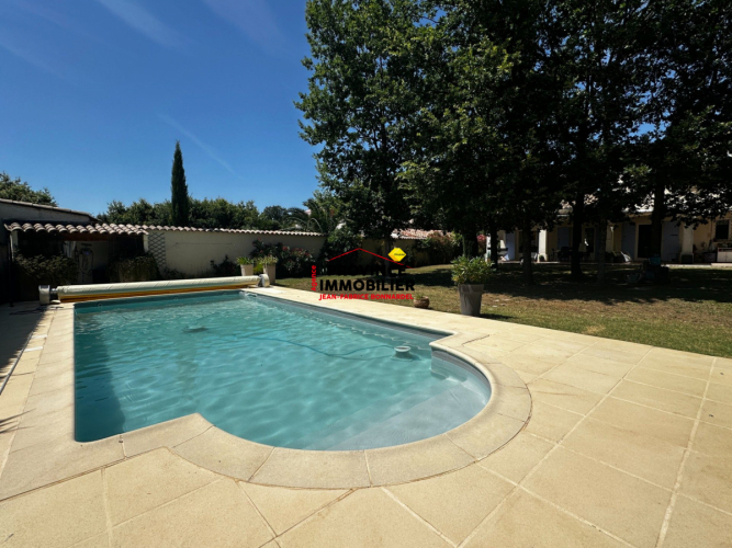 Elegante Villa avec de beaux volumes