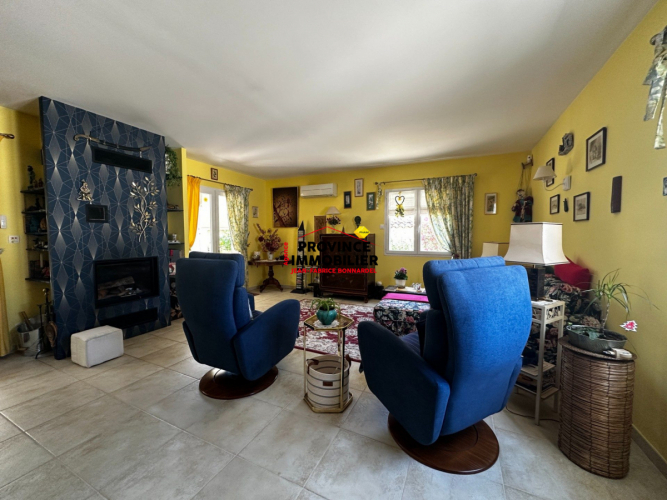 Elegante Villa avec de beaux volumes