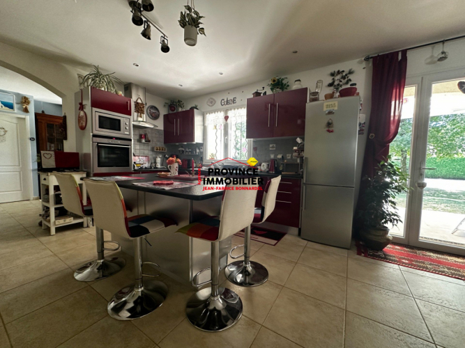 Elegante Villa avec de beaux volumes