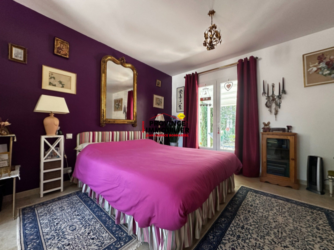 Elegante Villa avec de beaux volumes