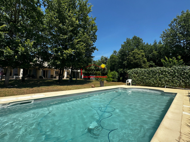 Elegante Villa avec de beaux volumes