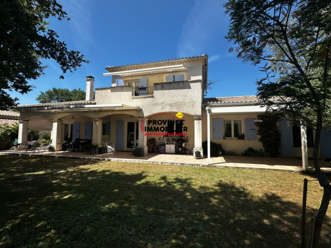 Elegante Villa avec de beaux volumes