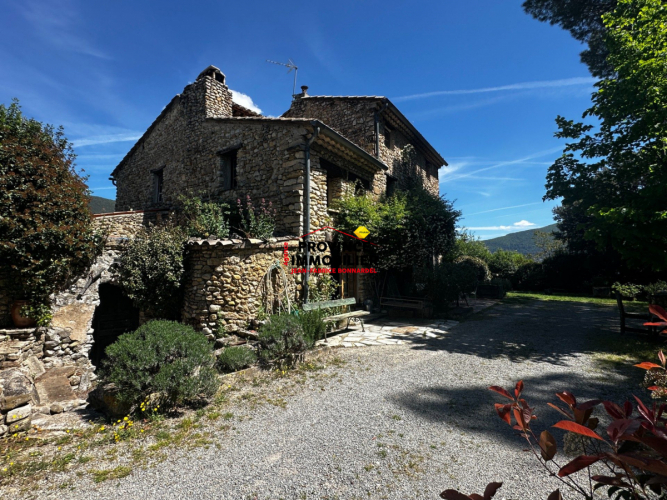 Propriété authentique avec vue dominante