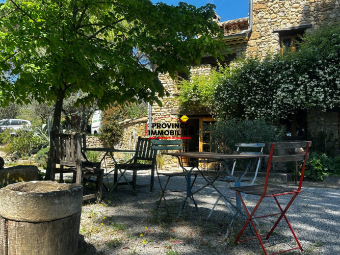 Propriété authentique avec vue dominante