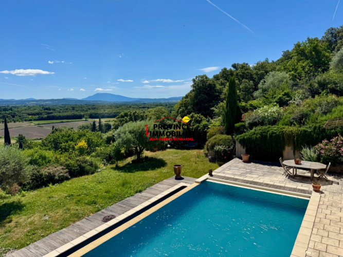Maison de village avec vue, jardin et piscine