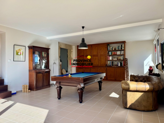 Maison de village avec vue, jardin et piscine