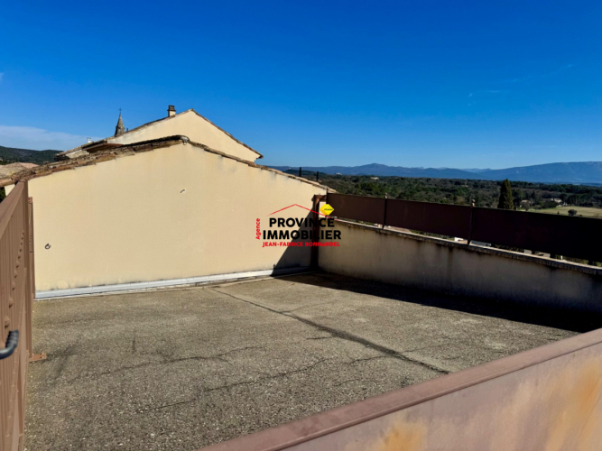Maison de village avec vue, jardin et piscine
