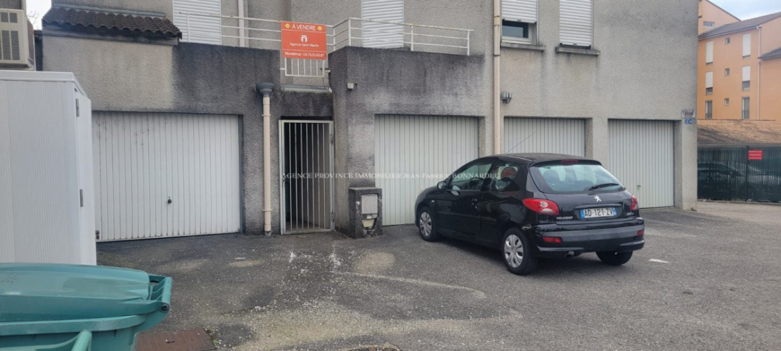 Lot de 12 garages situés sur trois communes différentes