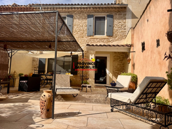 Maison de village en pierre