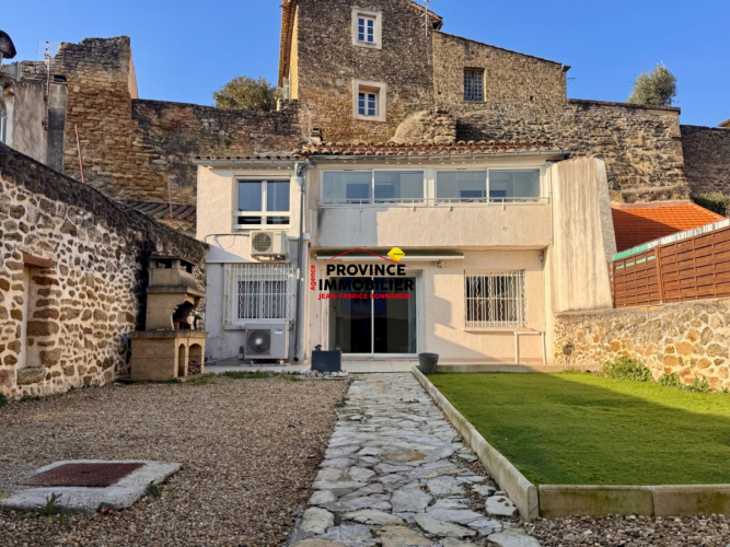 Maison de village au calme
