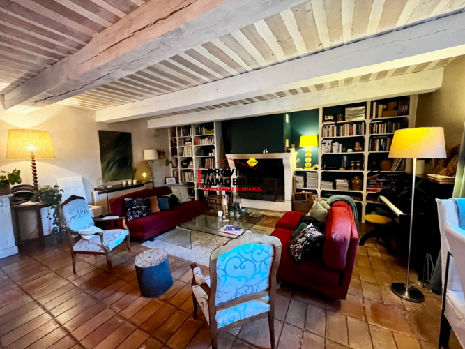 Propriété de charme au coeur d’un village avec commerces