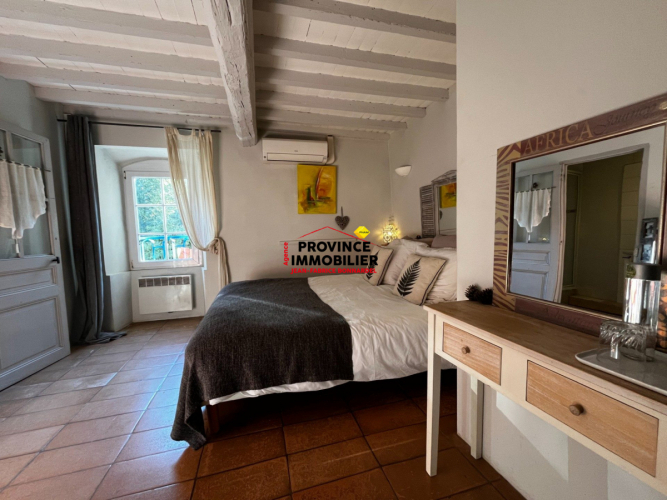 Propriété de charme au coeur d’un village avec commerces
