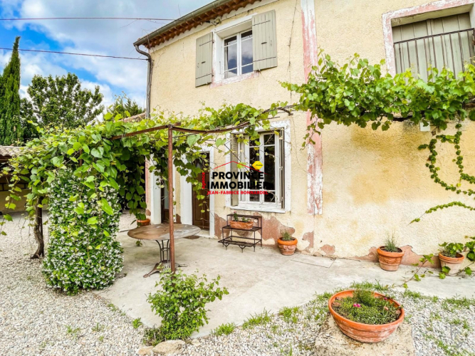 Charmant Mas Provençal en Campagne