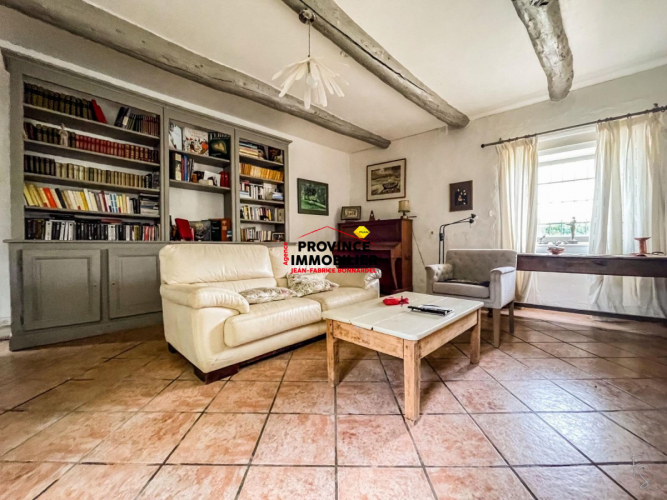 Charmant Mas Provençal en Campagne