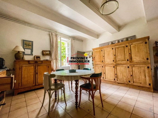 Charmant Mas Provençal en Campagne