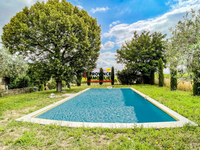 Charmant Mas Provençal en Campagne