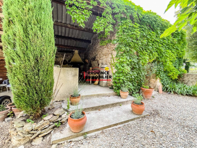 Charmant Mas Provençal en Campagne