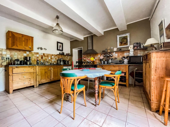 Charmant Mas Provençal en Campagne