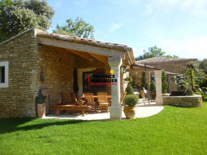 VILLA SUR LES HAUTEURS DE SUZE LA ROUSSE
