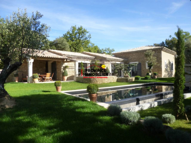 VILLA SUR LES HAUTEURS DE SUZE LA ROUSSE