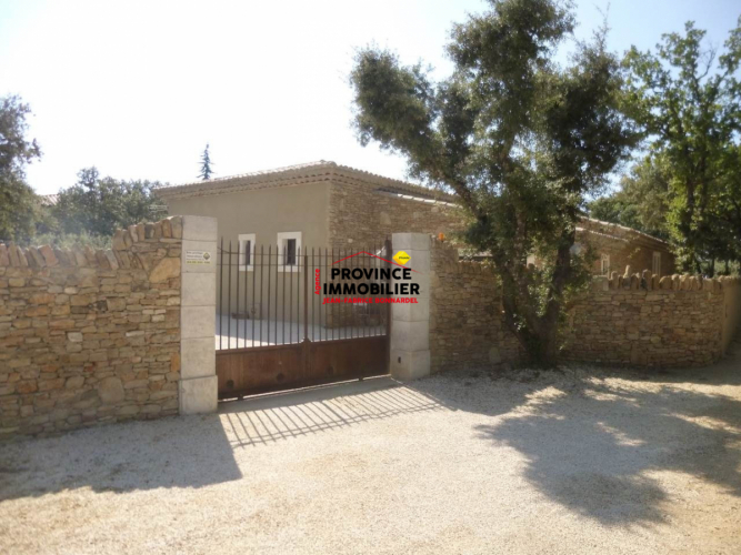 VILLA SUR LES HAUTEURS DE SUZE LA ROUSSE