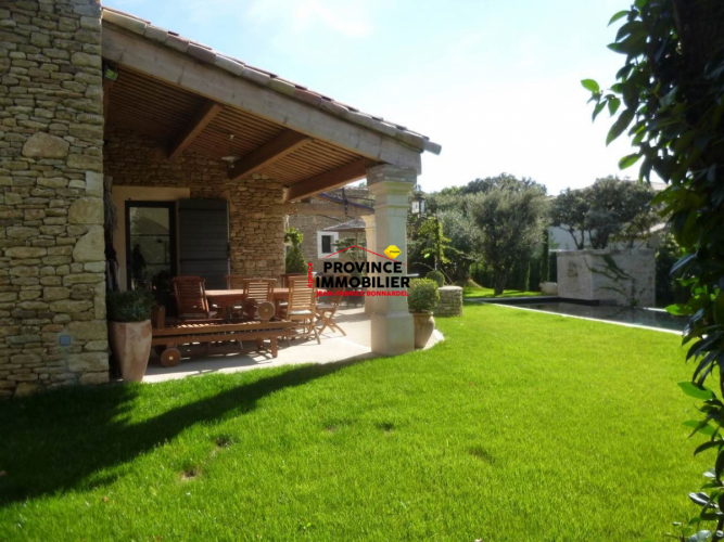VILLA SUR LES HAUTEURS DE SUZE LA ROUSSE