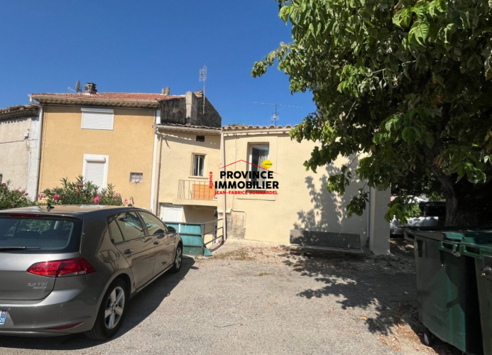 Maison au coeur du village au calme