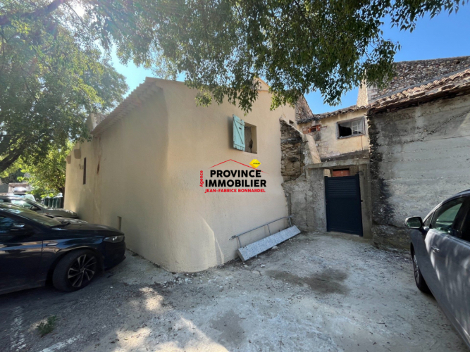 Maison au coeur du village au calme