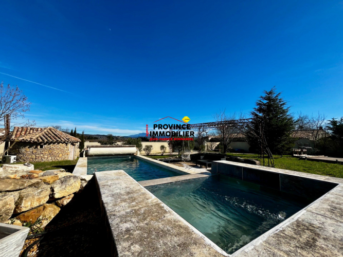 Villa de charme contemporaine sur 2500 m² de terrain et vue