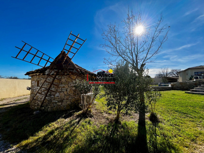 Villa de charme contemporaine sur 2500 m² de terrain et vue