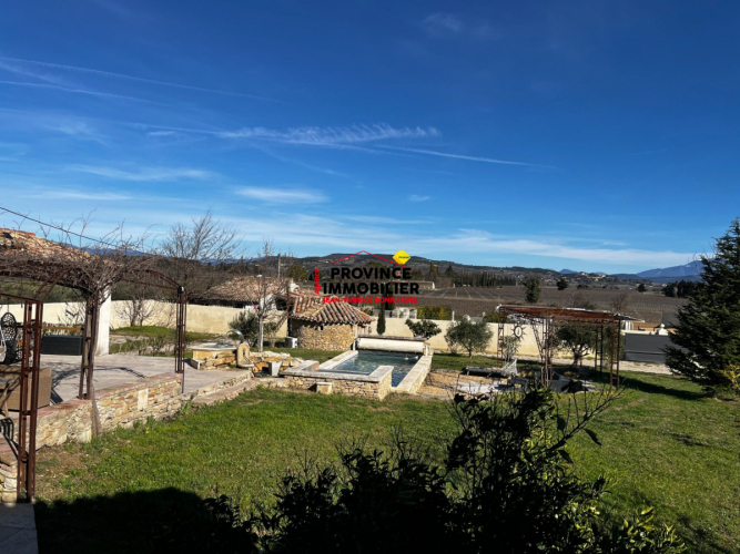 Villa de charme contemporaine sur 2500 m² de terrain et vue