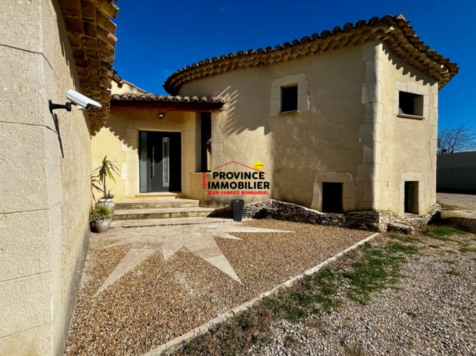 Villa de charme contemporaine sur 2500 m² de terrain et vue