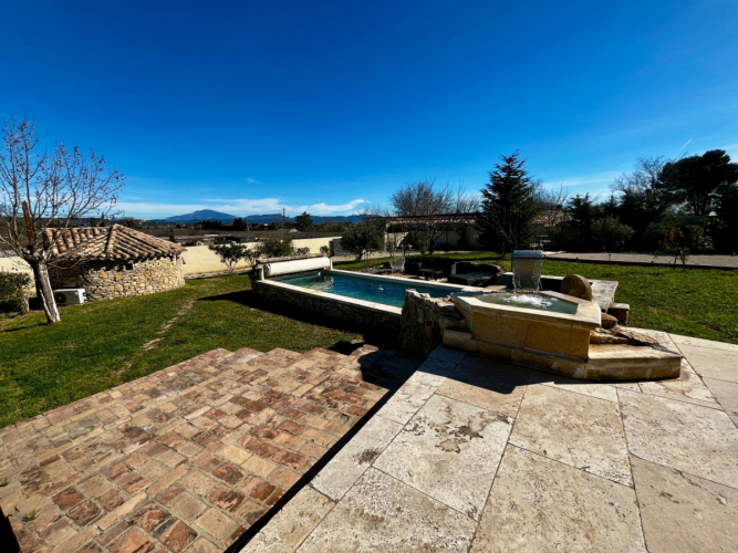 Villa de charme contemporaine sur 2500 m² de terrain et vue