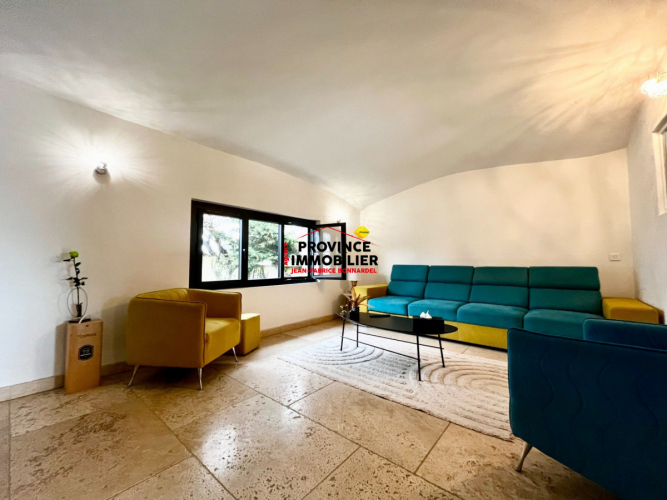 Villa de charme contemporaine sur 2500 m² de terrain et vue