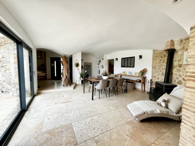 Villa de charme contemporaine sur 2500 m² de terrain et vue
