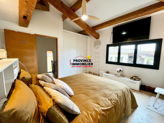 Villa de charme contemporaine sur 2500 m² de terrain et vue