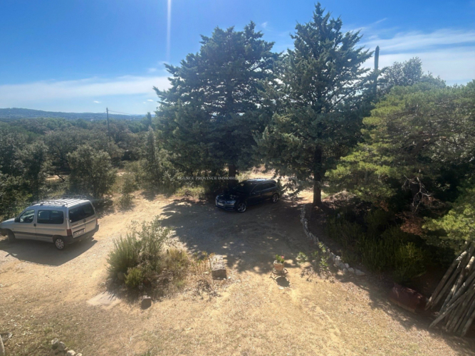 En campagne avec vue dominante