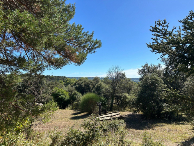 En campagne avec vue dominante