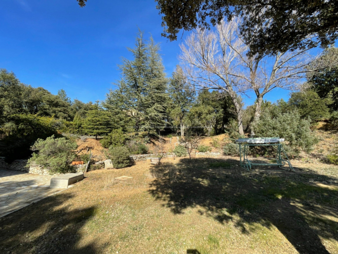 CHARMANT VILLAGE PROVENCAL