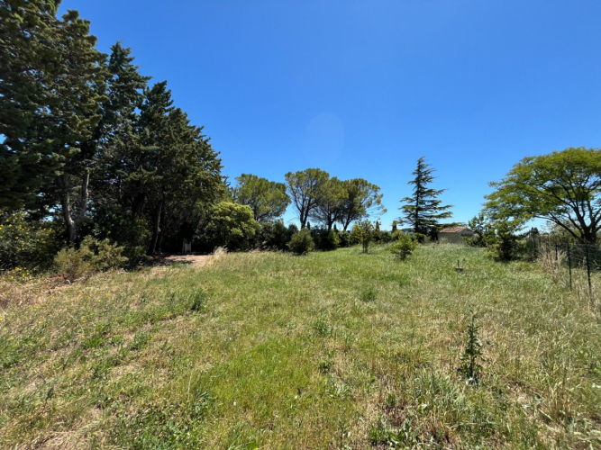 TERRAIN CONSTRUCTIBLE AVEC VUE