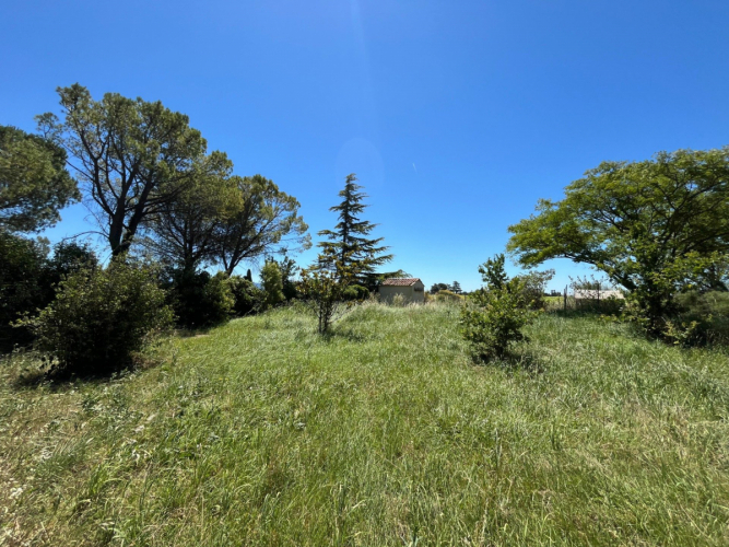 TERRAIN CONSTRUCTIBLE AVEC VUE
