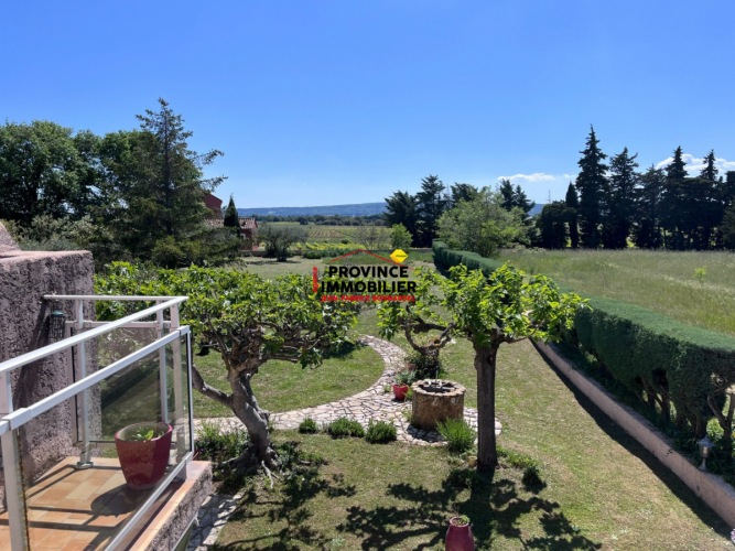 Vue Ventoux, grand terrain et beaux volumes