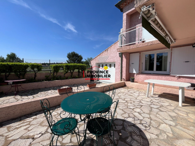 Vue Ventoux, grand terrain et beaux volumes