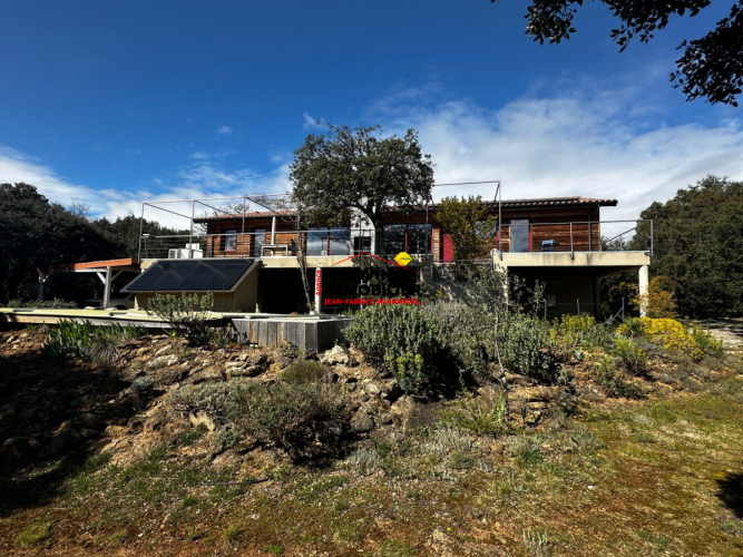Très belle villa en ossature bois avec Vue magnifique sur le Mont Ventoux