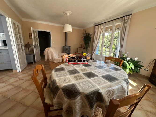Maison soignée avec vue dégagée