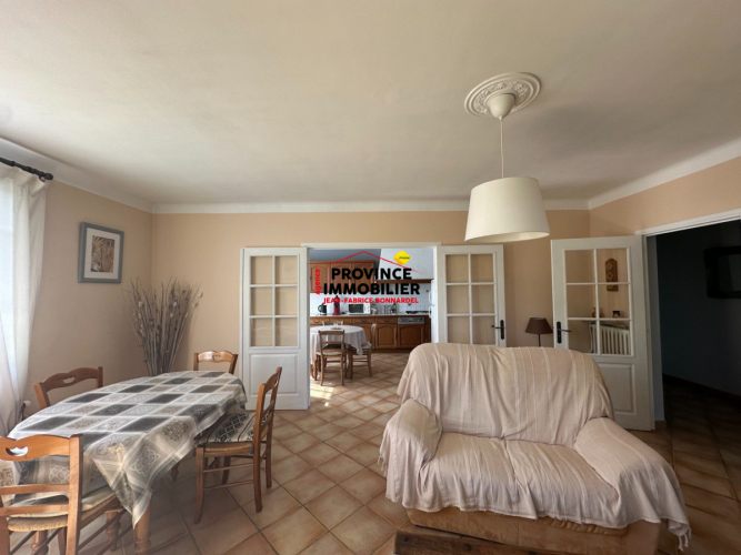 Maison soignée avec vue dégagée