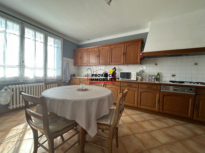 Maison soignée avec vue dégagée