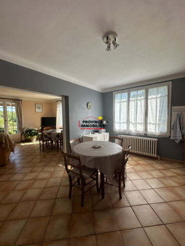 Maison soignée avec vue dégagée