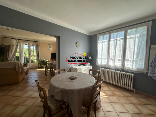 Maison soignée avec vue dégagée