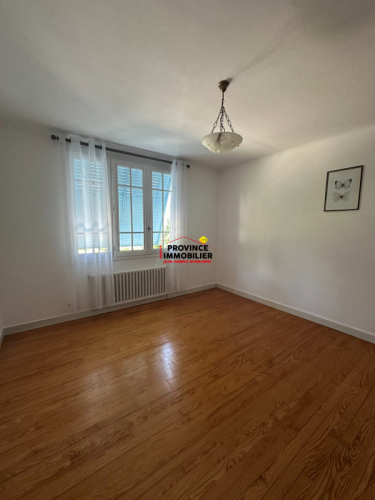 Maison soignée avec vue dégagée